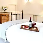 Villa Georgian In On The River Swale Richmond