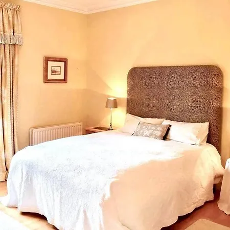 Villa Georgian In On The River Swale