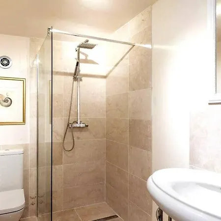 Georgian In On The River Swale