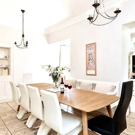 Villa Georgian In On The River Swale