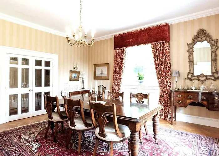 Villa Georgian In On The River Swale