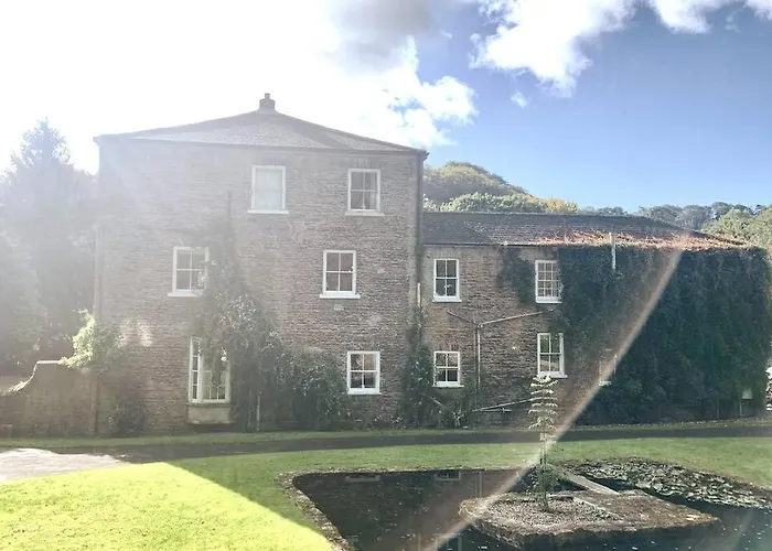 Villa Georgian In On The River Swale *