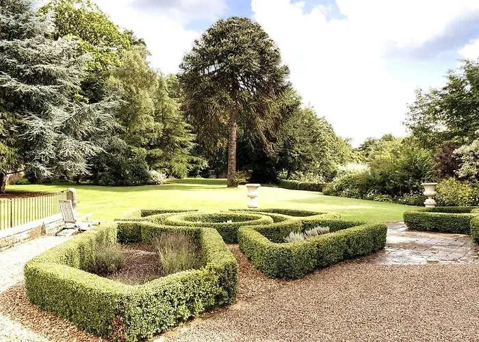 Villa Georgian In On The River Swale *