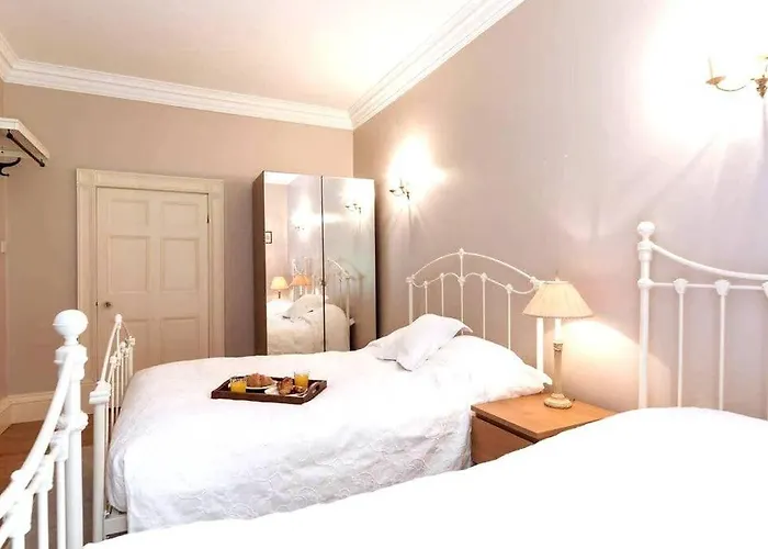 Villa Georgian In On The River Swale *