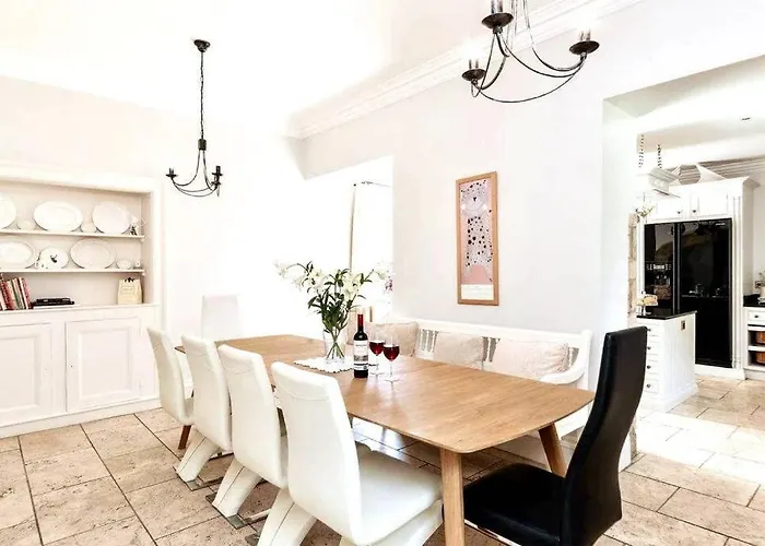 Villa Georgian In On The River Swale