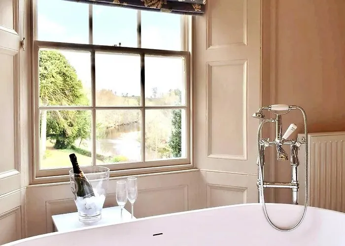 Georgian In On The River Swale Villa